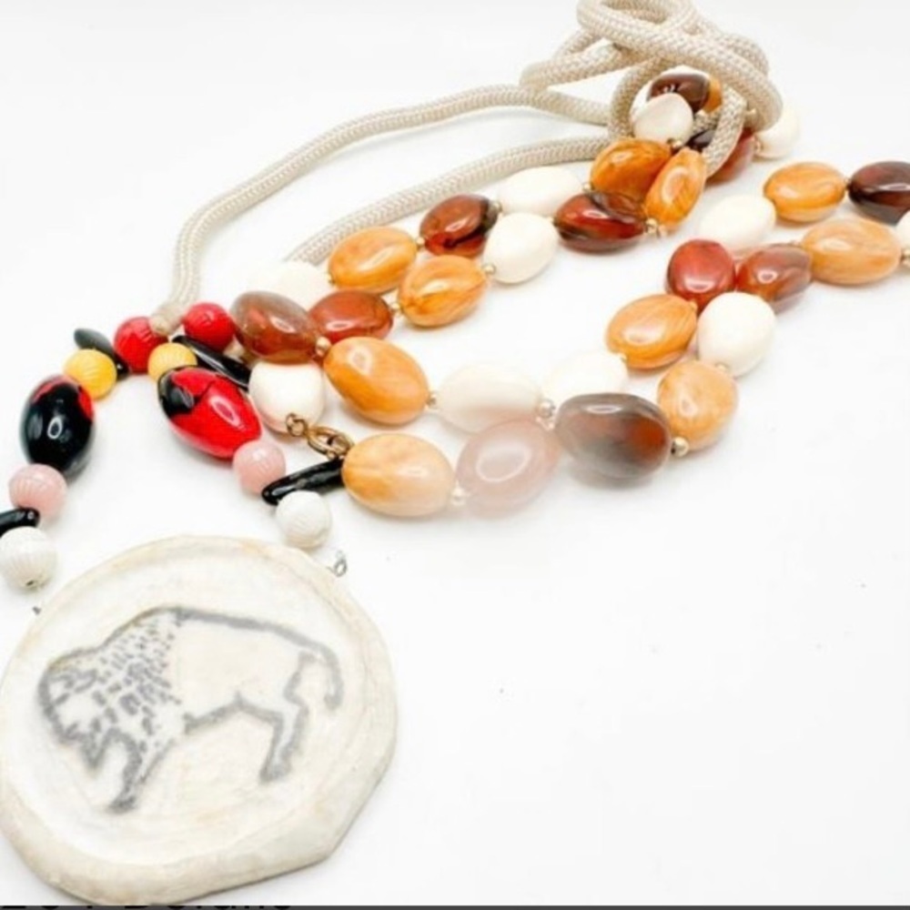 ALABASTER Native American Sioux tribe beaded necklace‎